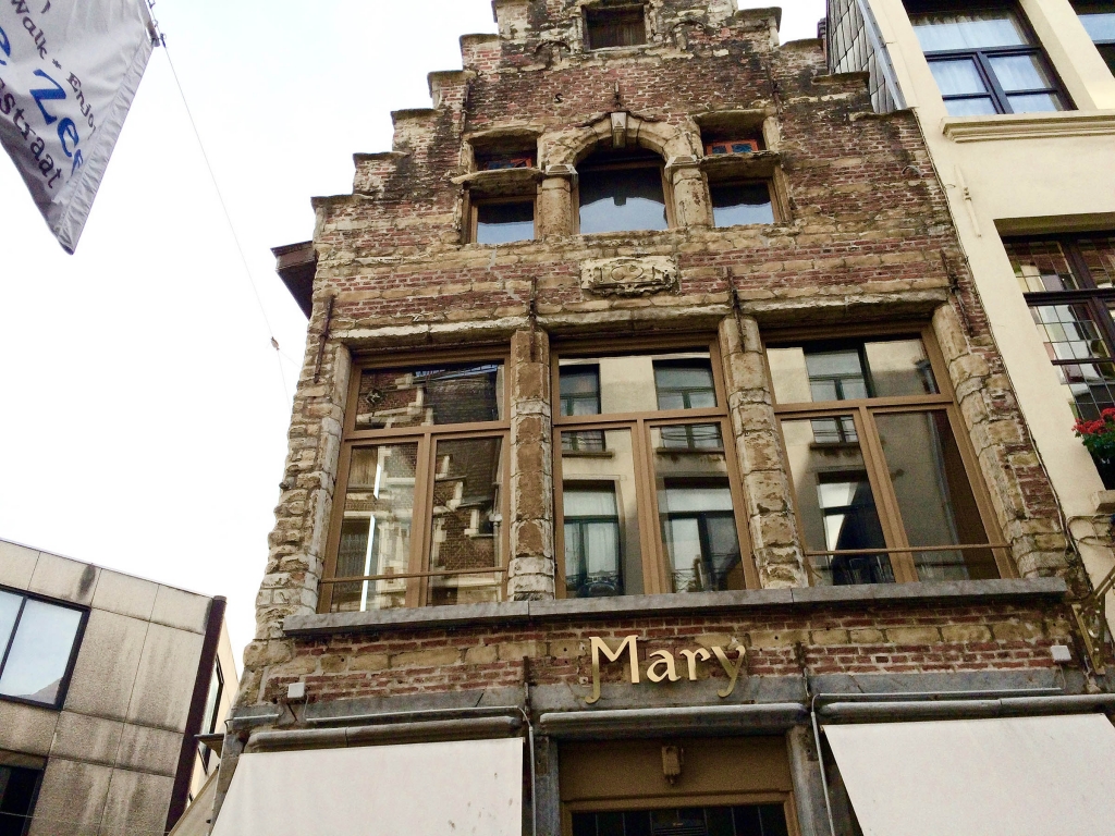 typography-antwerp-mary