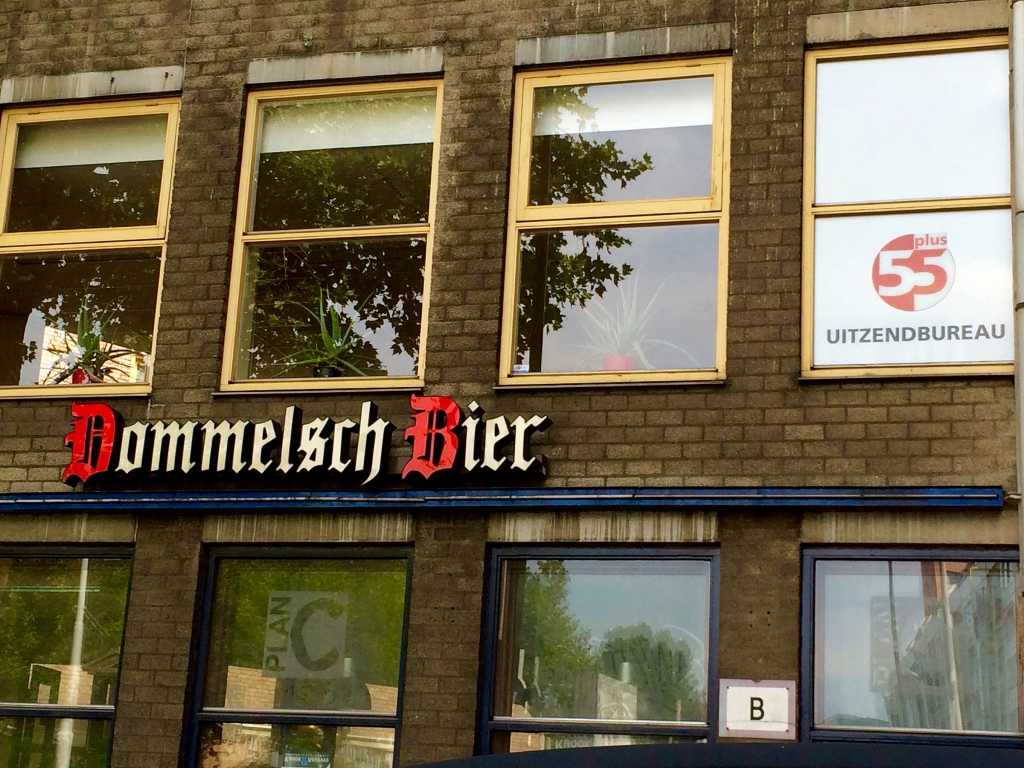 typography-rotterdam-dommelscht-bier